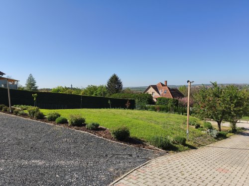 (AAA) Familienhaus mit parkähnlichem Grundstück in außergewöhnlich guter Lage (KK1704-M)