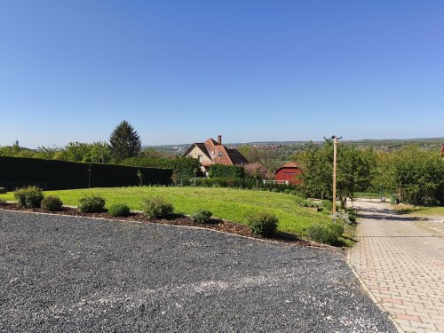 (AAA) Familienhaus mit parkähnlichem Grundstück in außergewöhnlich guter Lage (KK1704-M)