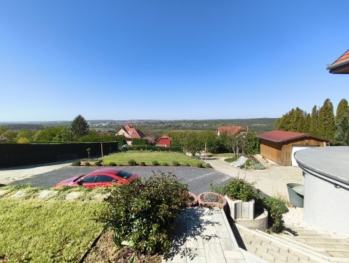 (AAA) Familienhaus mit parkähnlichem Grundstück in außergewöhnlich guter Lage (KK1704-M)