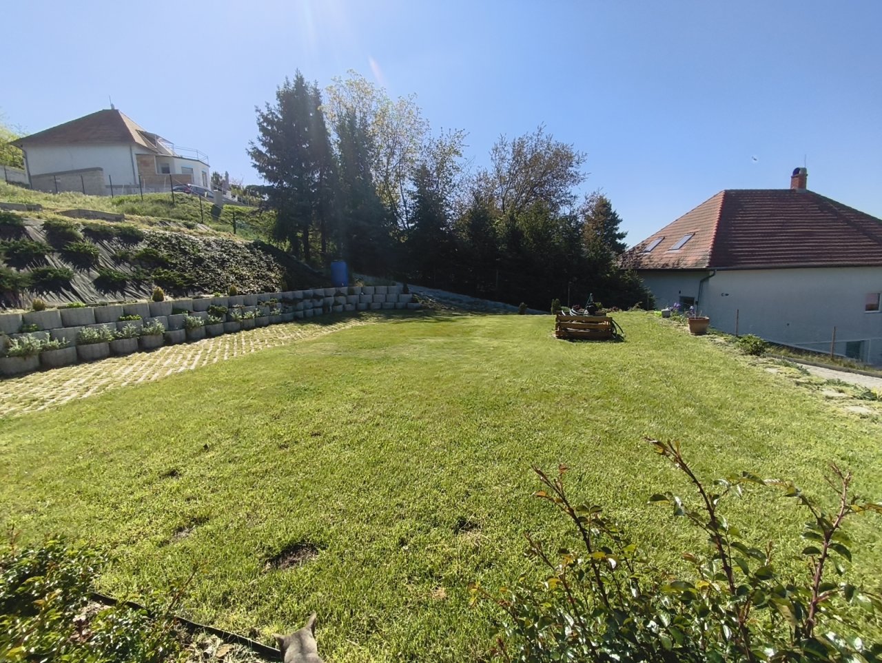 (AAA) Familienhaus mit parkähnlichem Grundstück in außergewöhnlich guter Lage (KK1704-M)
