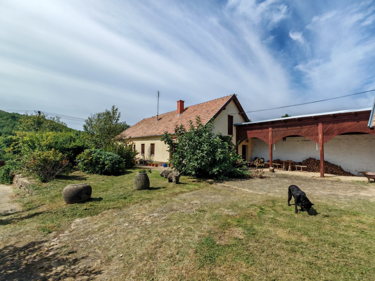 UNGARN: Traditionelles ungarisches Landhaus mit viel Atmosphäre und einem großen Grundstück (AAA) (MW006-2)