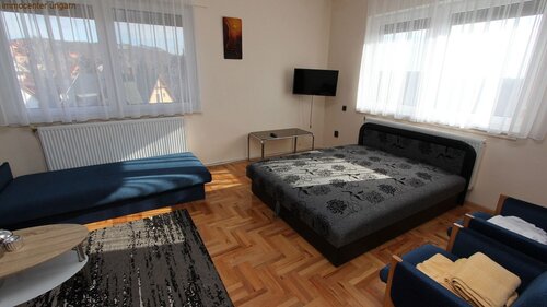 (AAA) Gepflegtes 8 Zimmer Gästehaus in Seenähe (44066)