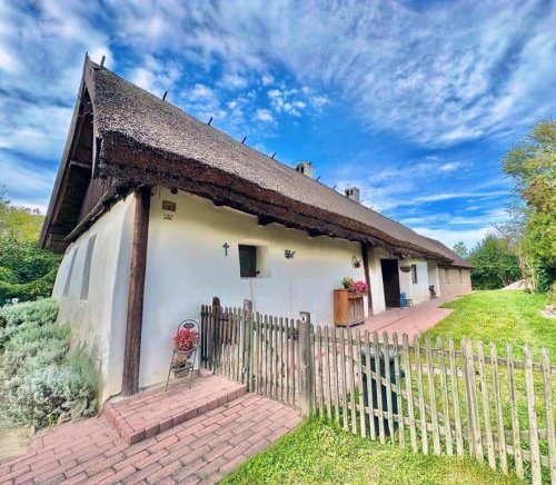 (AAA) Wunderschön renoviertes, einzigartiges Landhaus mit Nebengebäude (FB0506)