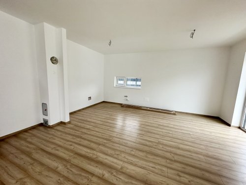 (AAA) Erstbezug: Landhaus am Nordufer des Balatons (CSI009)