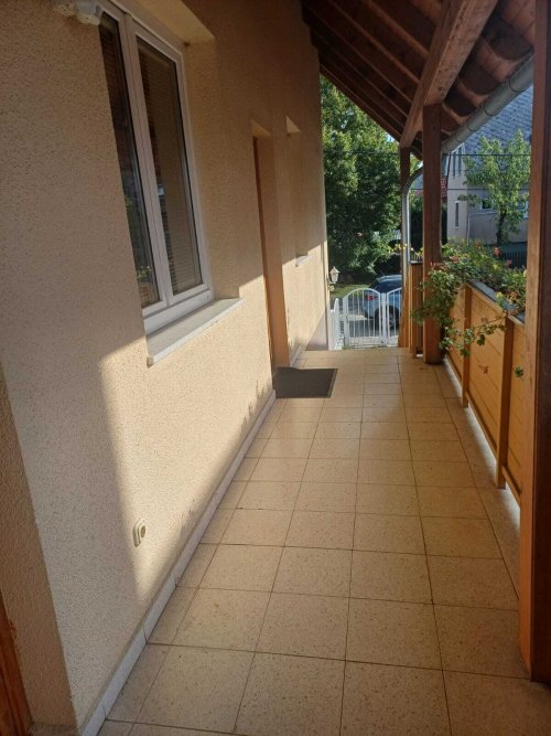 (AAA) Renditeobjekt: Mehrfamilienhaus mit 5 Wohnungen im weltberühmten Thermalbad (KE09)
