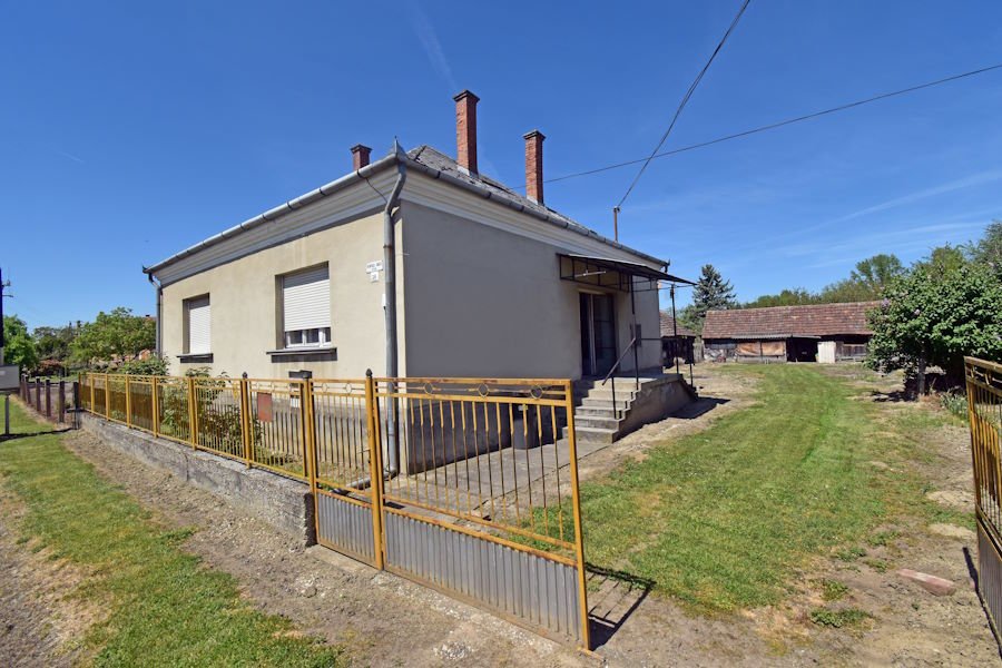 (BBA) Haus in ruhiger Strassse, 800 Meter vom Gyékényes-See entfernt