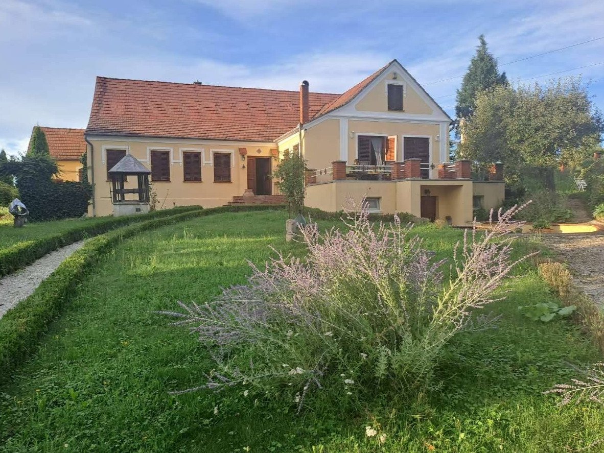 (AAA) Idyllisches Anwesen mit Gästehaus bei Österreich