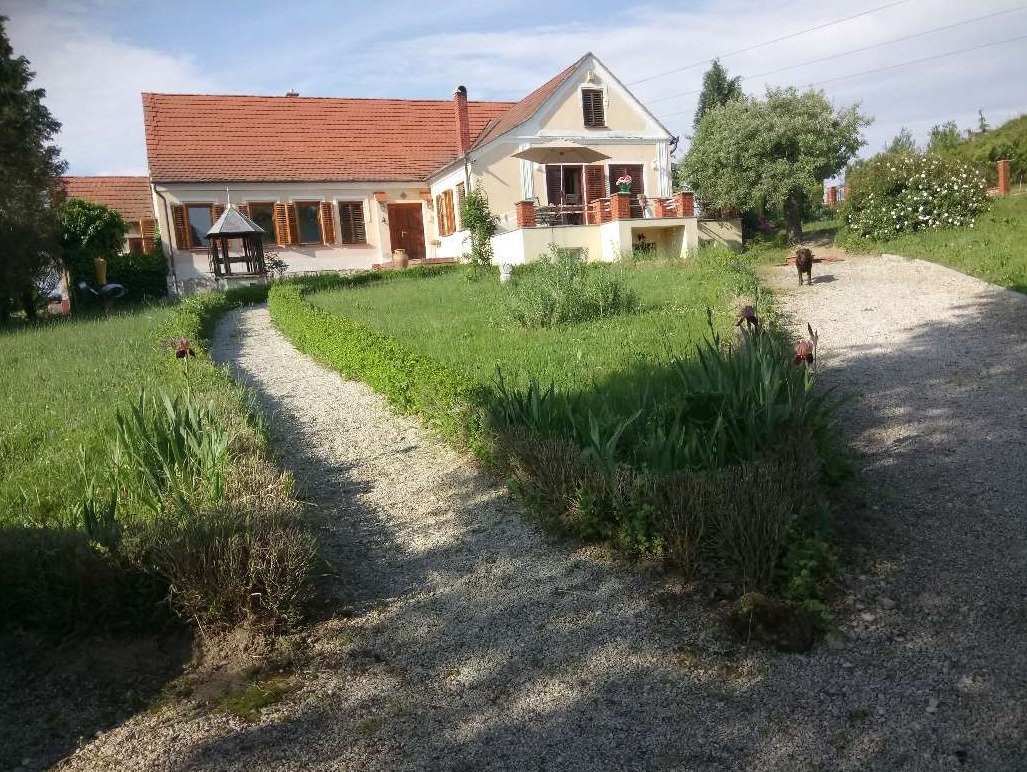 (AAA) Idyllisches Anwesen mit Gästehaus bei Österreich