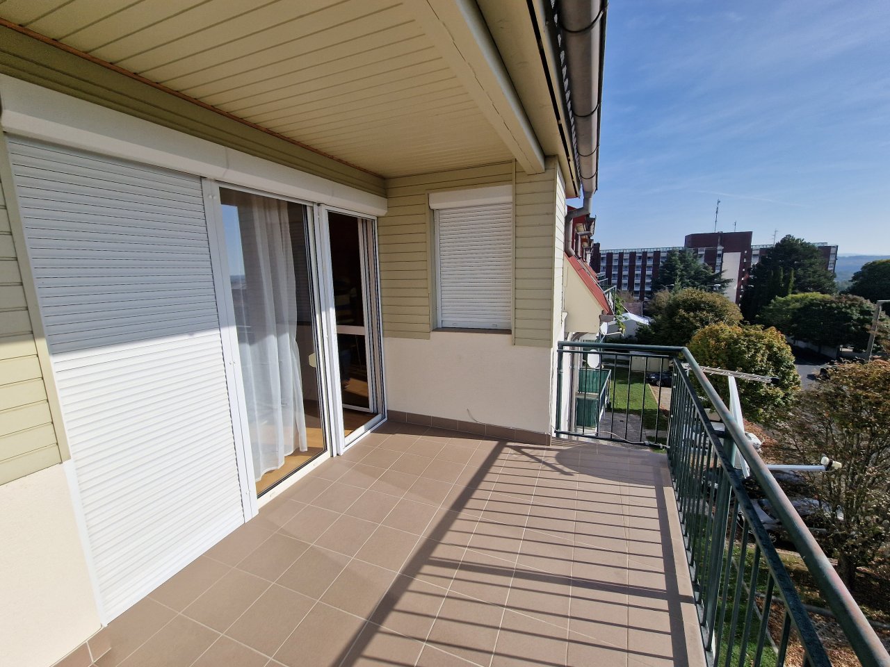 (AAA) Möblierte Mietwohnung mit sonnigem Balkon im Zentrum von Héviz