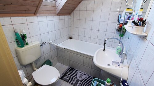 (AAB) Ruhig und trotzdem zentral gelegenes Familienheim in Héviz (11748)