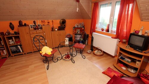 (AAB) Ruhig und trotzdem zentral gelegenes Familienheim in Héviz (11748)