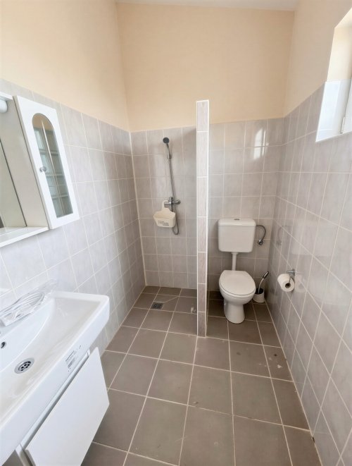 (AAA) Neuwertiges Landhaus im Bungalowstil mit Gästeappartment und Pool (CM064-4)