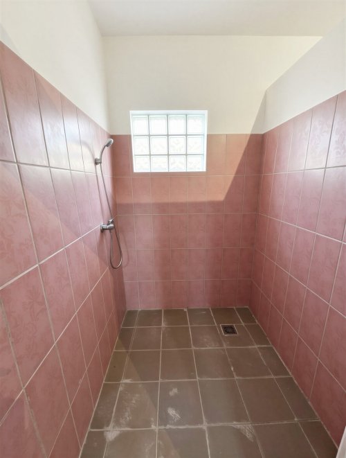 (AAA) Neuwertiges Landhaus im Bungalowstil mit Gästeappartment und Pool (CM064-4)