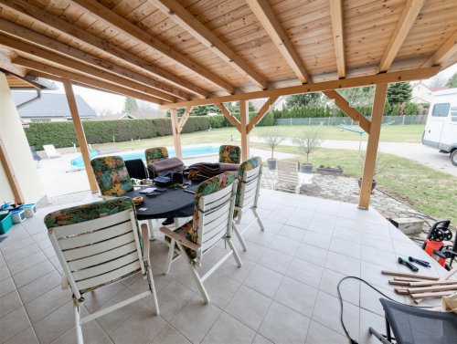 (AAA) Neuwertiges Landhaus im Bungalowstil mit Gästeappartment und Pool (CM064-4)