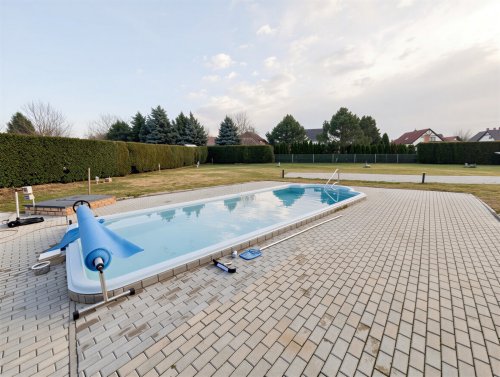 (AAA) Neuwertiges Landhaus mit Gästeappartment, Pool &amp; Caravan-Stellplätzen (CM064-G)