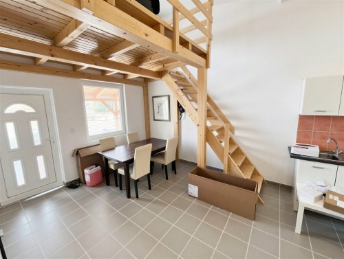 (AAA) Neuwertiges Landhaus mit Gästeappartment, Pool &amp; Caravan-Stellplätzen (CM064-G)