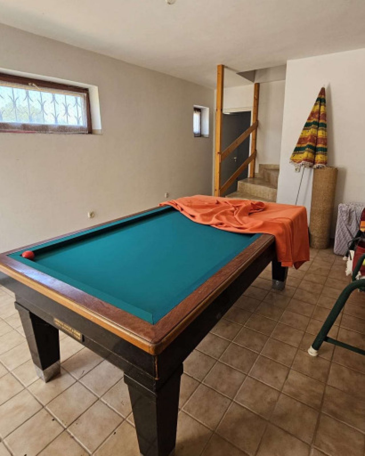 Großzügiges Wohnhaus mit 3 Einheiten, Pool und parkähnlichem Garten (CM225)