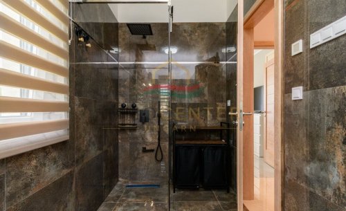 (AAA) Neu erbautes, exklusives Einfamilienhaus (33714)