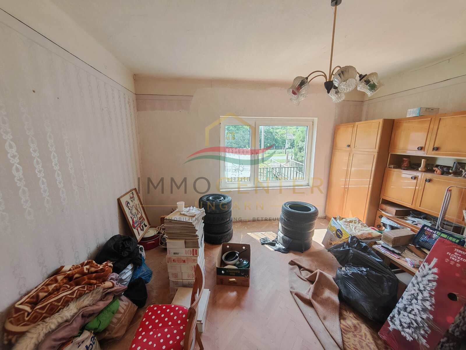 (BCA) 2 sanierungsbedürftige Häuser auf einem großem Grundstück (BB8352)