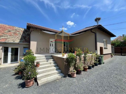 (AAA) Renoviertes, bezugsfertiges Einfamilienhaus am Westfuß des Szent-György-Hügels (CSI023)
