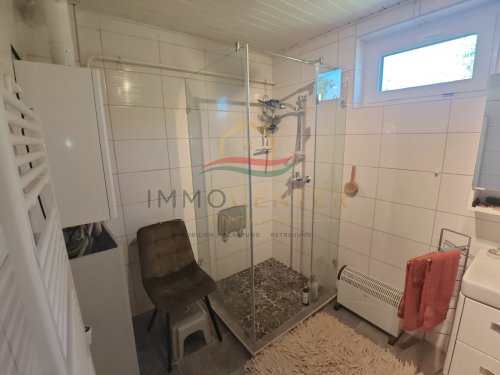 (BAA) Perfektes Zweifamilienhaus in hervorragendem Zustand mit großem Grundstück / Wald ideal für Selbstversorger (CM081-2)