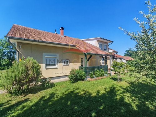 (BAA) Perfektes Zweifamilienhaus in hervorragendem Zustand mit großem Grundstück / Wald ideal für Selbstversorger (CM081-2)