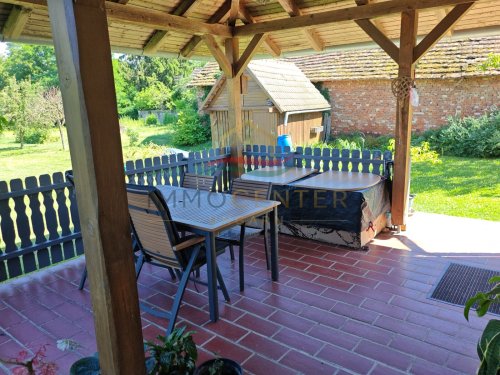 (BAA) Perfektes Zweifamilienhaus in hervorragendem Zustand mit großem Grundstück / Wald ideal für Selbstversorger (CM081-2)