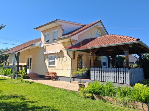 (BAA) Perfektes Zweifamilienhaus in hervorragendem Zustand mit großem Grundstück / Wald ideal für Selbstversorger (CM081-2)