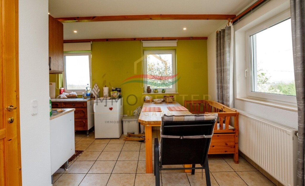 (AAA) Einfamilienhaus oberhalb von Héviz in ruhiger Weinberg-Lage (33897)