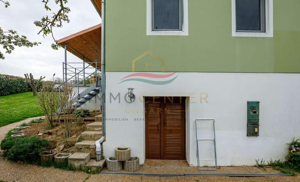 (AAA) Einfamilienhaus oberhalb von Héviz in ruhiger Weinberg-Lage (33897)