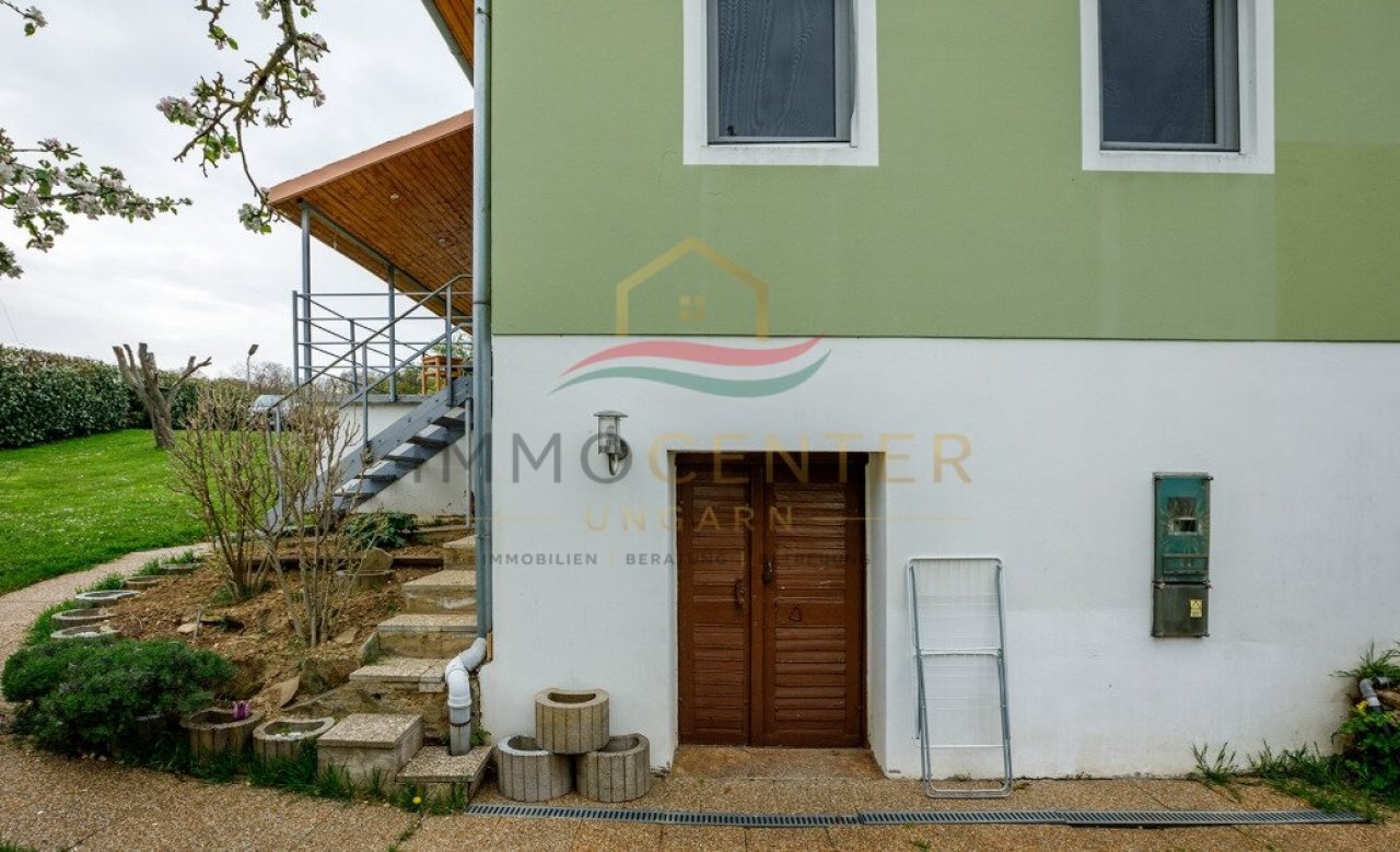 (AAA) Einfamilienhaus oberhalb von Héviz in ruhiger Weinberg-Lage (33897)