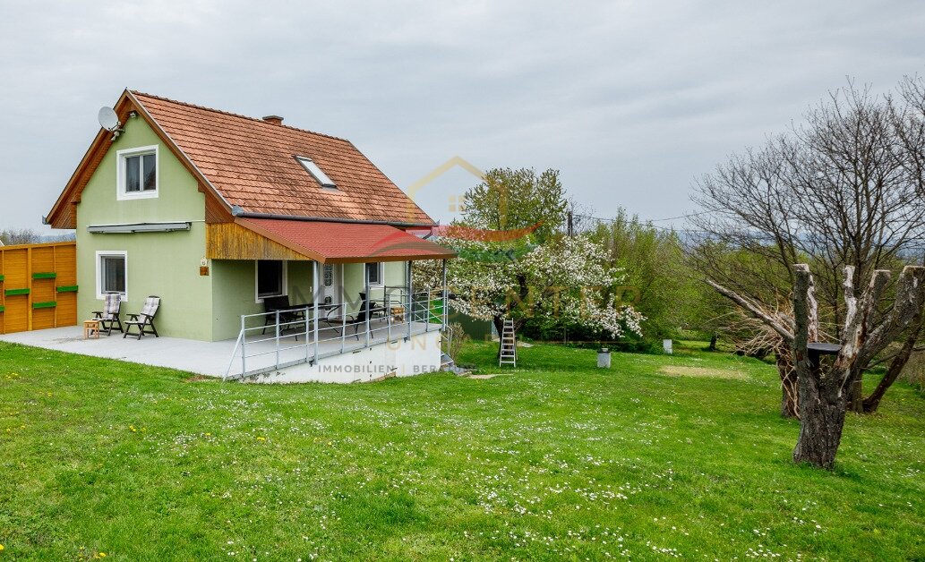 (AAA) Einfamilienhaus oberhalb von Héviz in ruhiger Weinberg-Lage
