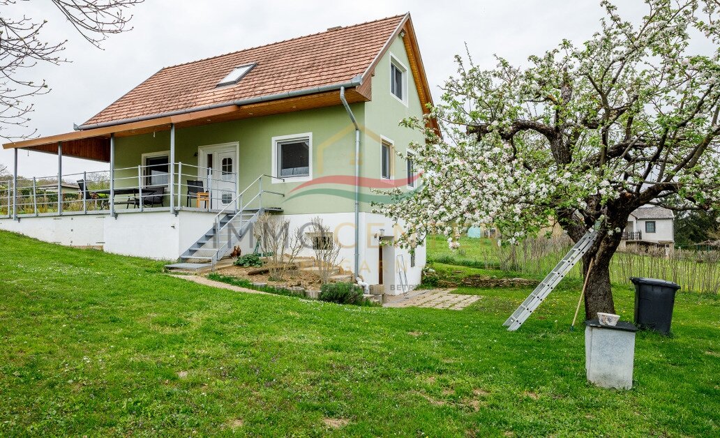 (AAA) Einfamilienhaus oberhalb von Héviz in ruhiger Weinberg-Lage