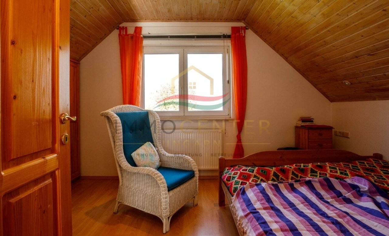 (AAA) Einfamilienhaus oberhalb von Héviz in ruhiger Weinberg-Lage (33897)