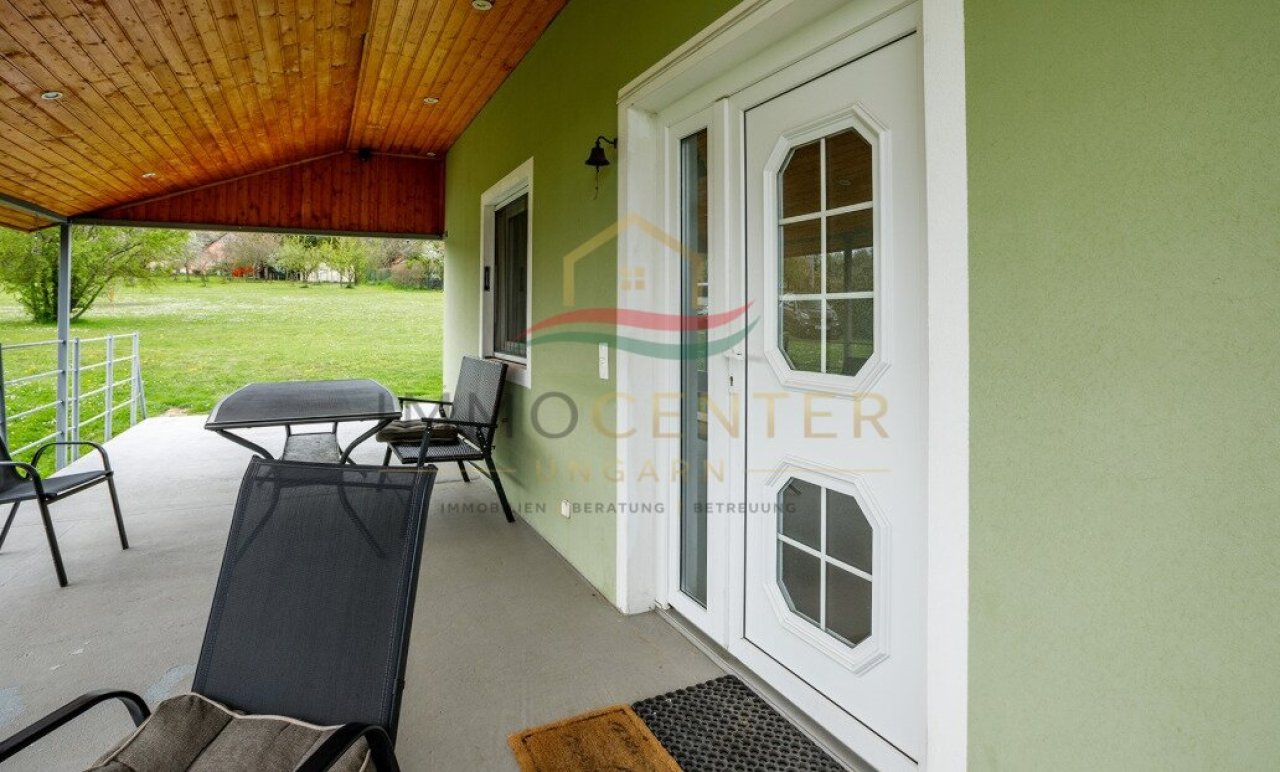 (AAA) Einfamilienhaus oberhalb von Héviz in ruhiger Weinberg-Lage (33897)