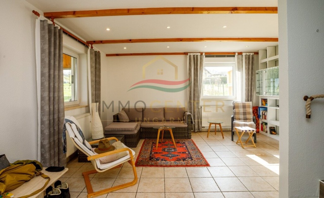 (AAA) Einfamilienhaus oberhalb von Héviz in ruhiger Weinberg-Lage (33897)