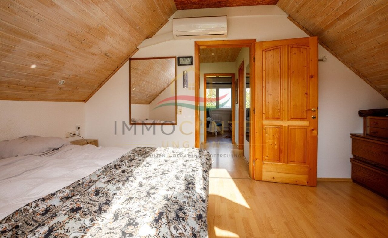 (AAA) Einfamilienhaus oberhalb von Héviz in ruhiger Weinberg-Lage (33897)