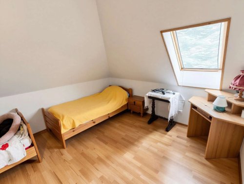(AAA) Doppelhaushälfte mit großem Garten langfristig zu vermieten (CM0811-M)
