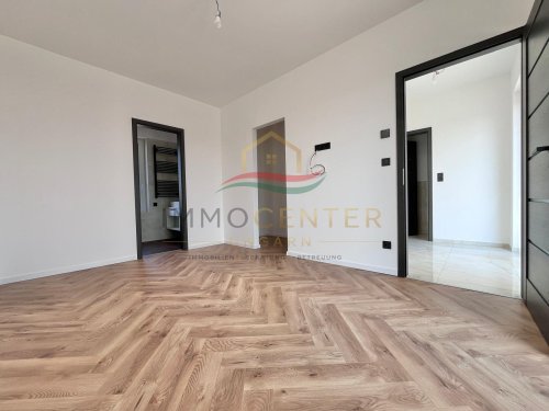 (AAA) Neu gebaute Energieeffiziente Häuser mit Panorama auf den Plattensee (PB5626)