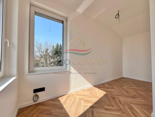 (AAA) Neu gebaute Energieeffiziente Häuser mit Panorama auf den Plattensee (PB5626)