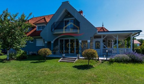 (AAA) Exklusives Einfamilienhaus – Wo Natur und exklusiver Wohnkomfort aufeinandertreffen (33445)