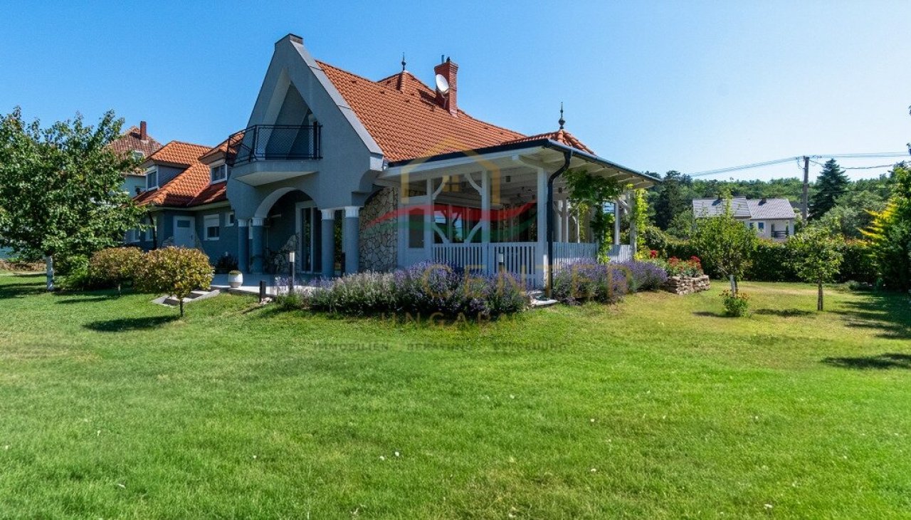 (AAA) Exklusives Einfamilienhaus – Wo Natur und exklusiver Wohnkomfort aufeinandertreffen (33445)