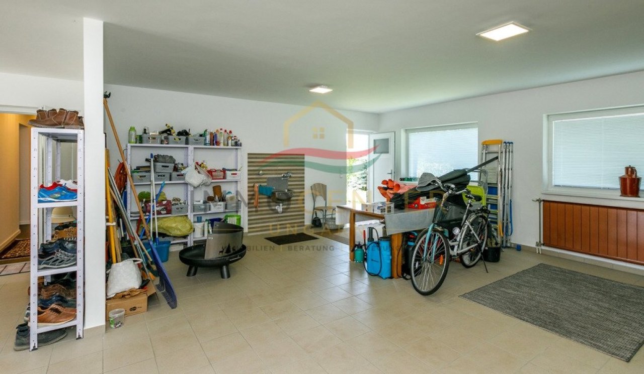 (AAA) Exklusives Einfamilienhaus – Wo Natur und exklusiver Wohnkomfort aufeinandertreffen (33445)