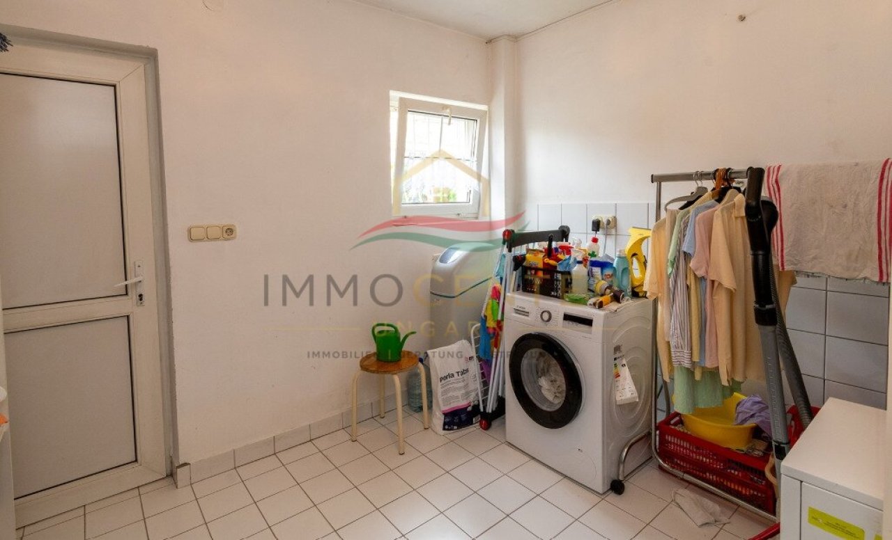 (AAA) Großzügiges Einfamilienhaus mit beeindruckendem Swimmingpool – Ideal als Familienwohnsitz oder Kapitalanlage (33912)