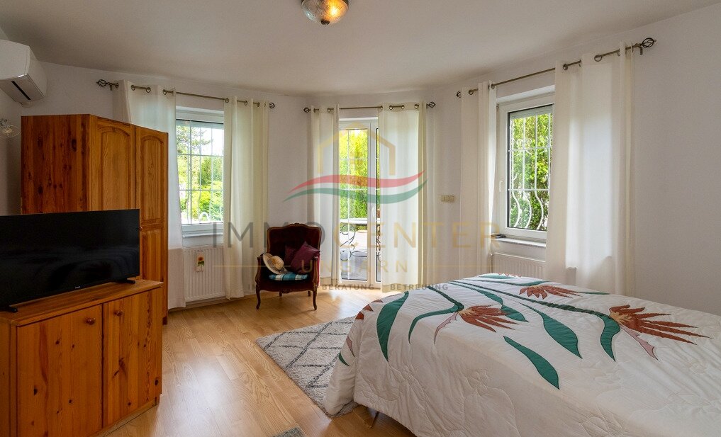 (AAA) Großzügiges Einfamilienhaus mit beeindruckendem Swimmingpool – Ideal als Familienwohnsitz oder Kapitalanlage (33912)