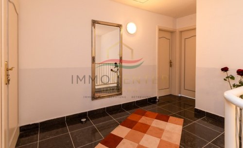 (AAA) Großzügiges Einfamilienhaus mit beeindruckendem Swimmingpool – Ideal als Familienwohnsitz oder Kapitalanlage (33912)