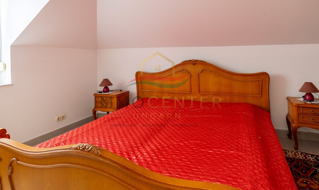 (AAA) Großzügiges Einfamilienhaus mit beeindruckendem Swimmingpool – Ideal als Familienwohnsitz oder Kapitalanlage (33912)