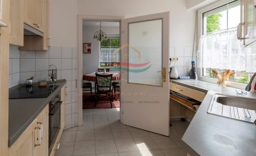 (AAA) Großzügiges Einfamilienhaus mit beeindruckendem Swimmingpool – Ideal als Familienwohnsitz oder Kapitalanlage (33912)