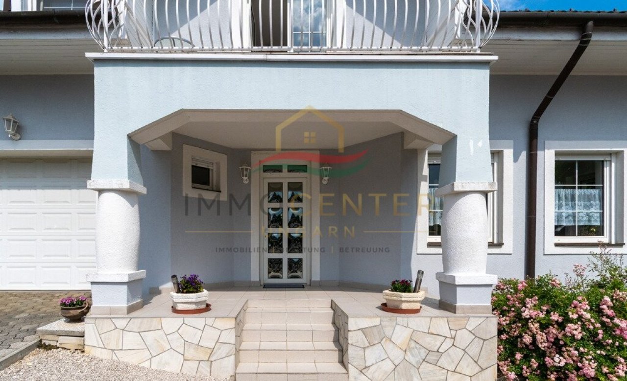 (AAA) Großzügiges Einfamilienhaus mit beeindruckendem Swimmingpool – Ideal als Familienwohnsitz oder Kapitalanlage (33912)