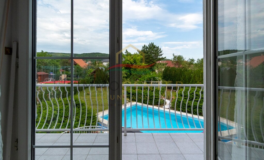 (AAA) Großzügiges Einfamilienhaus mit beeindruckendem Swimmingpool – Ideal als Familienwohnsitz oder Kapitalanlage (33912)